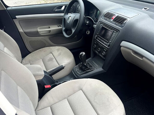 Синий Шкода Октавия, объемом двигателя 1.6 л и пробегом 196 тыс. км за 6300 $, фото 6 на Automoto.ua