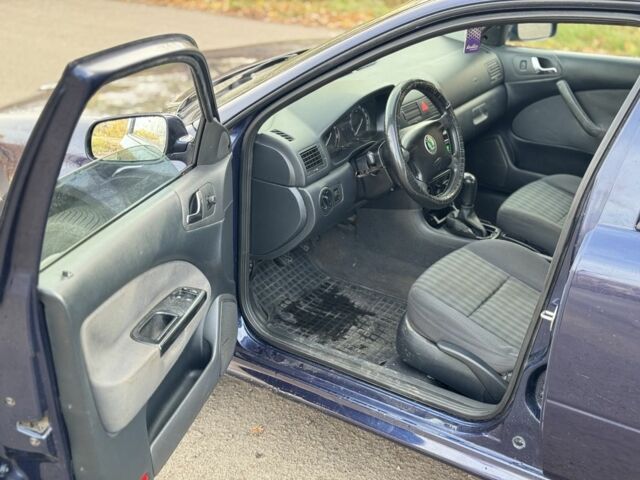 Синій Шкода Октавія, об'ємом двигуна 1.6 л та пробігом 260 тис. км за 1550 $, фото 6 на Automoto.ua