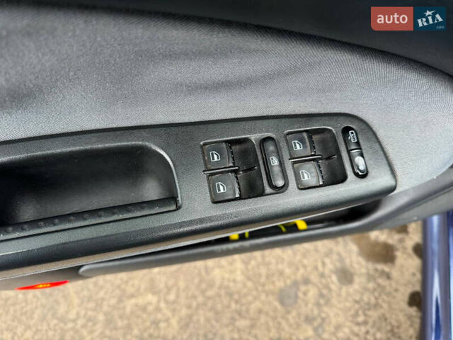 Синій Шкода Октавія, об'ємом двигуна 1.6 л та пробігом 276 тис. км за 5200 $, фото 16 на Automoto.ua