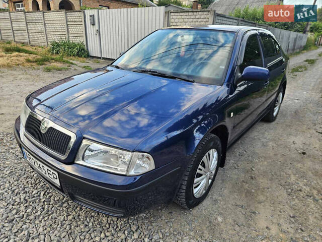 Синий Шкода Октавия, объемом двигателя 1.6 л и пробегом 324 тыс. км за 4350 $, фото 1 на Automoto.ua