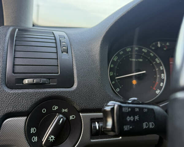 Синий Шкода Октавия, объемом двигателя 1.6 л и пробегом 214 тыс. км за 6550 $, фото 18 на Automoto.ua