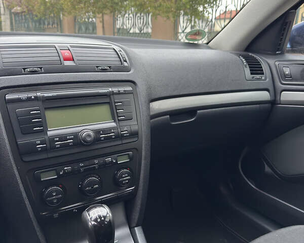 Синий Шкода Октавия, объемом двигателя 1.6 л и пробегом 223 тыс. км за 7099 $, фото 28 на Automoto.ua