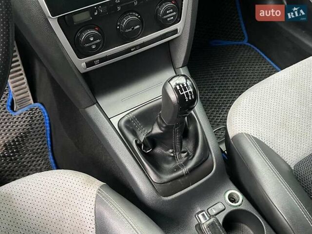 Синий Шкода Октавия, объемом двигателя 2 л и пробегом 342 тыс. км за 7290 $, фото 23 на Automoto.ua