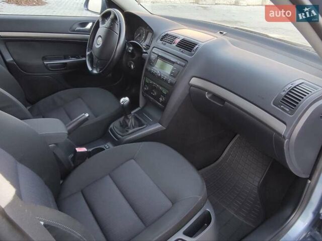 Синій Шкода Октавія, об'ємом двигуна 1.6 л та пробігом 217 тис. км за 7100 $, фото 27 на Automoto.ua