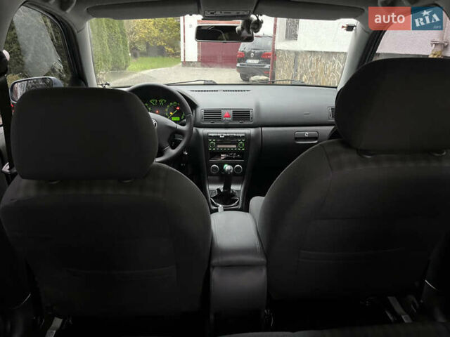 Синий Шкода Октавия, объемом двигателя 1.6 л и пробегом 103 тыс. км за 7800 $, фото 4 на Automoto.ua