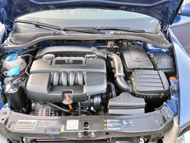Синій Шкода Октавія, об'ємом двигуна 1.6 л та пробігом 201 тис. км за 5850 $, фото 3 на Automoto.ua