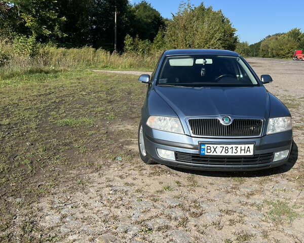 Синий Шкода Октавия, объемом двигателя 1.6 л и пробегом 210 тыс. км за 5555 $, фото 2 на Automoto.ua