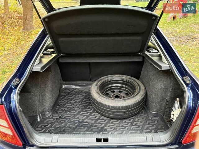 Синий Шкода Октавия, объемом двигателя 1.6 л и пробегом 157 тыс. км за 5950 $, фото 15 на Automoto.ua