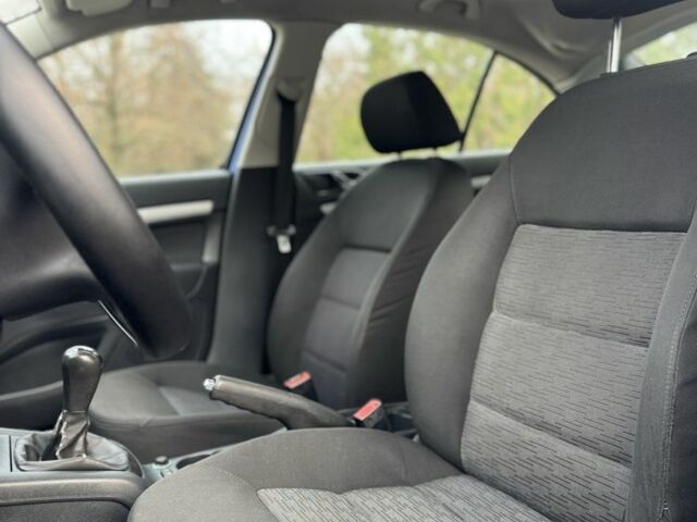 Синий Шкода Октавия, объемом двигателя 1.9 л и пробегом 250 тыс. км за 2850 $, фото 12 на Automoto.ua