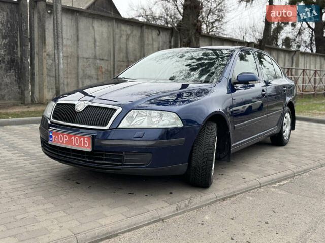 Синий Шкода Октавия, объемом двигателя 1.6 л и пробегом 257 тыс. км за 6500 $, фото 1 на Automoto.ua
