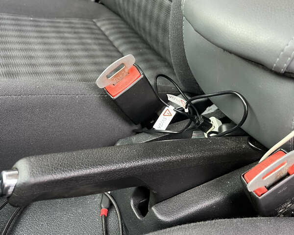 Синий Шкода Октавия, объемом двигателя 1.6 л и пробегом 103 тыс. км за 7800 $, фото 48 на Automoto.ua