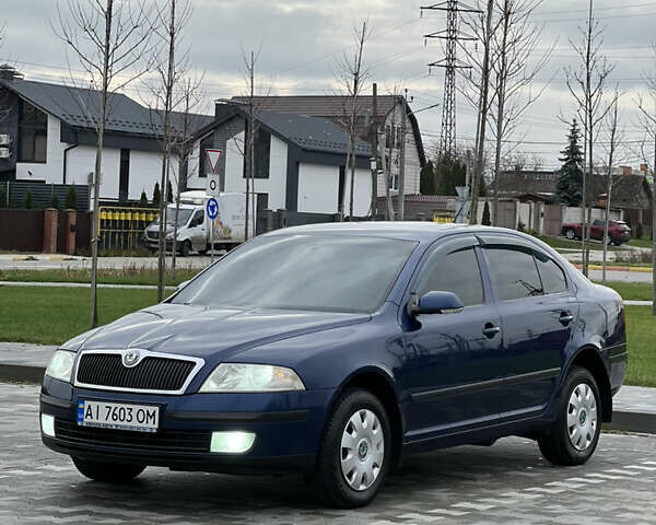 Синий Шкода Октавия, объемом двигателя 1.6 л и пробегом 210 тыс. км за 5500 $, фото 5 на Automoto.ua