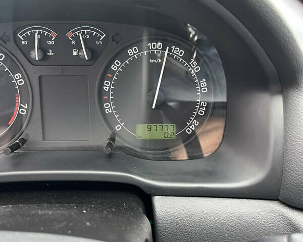 Синий Шкода Октавия, объемом двигателя 1.6 л и пробегом 103 тыс. км за 7800 $, фото 3 на Automoto.ua