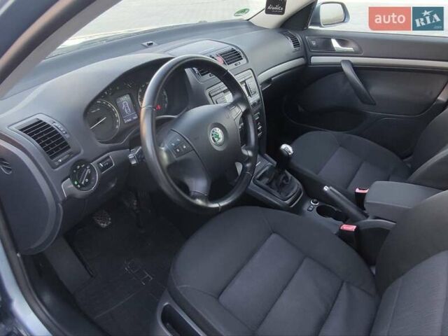 Синій Шкода Октавія, об'ємом двигуна 1.6 л та пробігом 217 тис. км за 7100 $, фото 19 на Automoto.ua