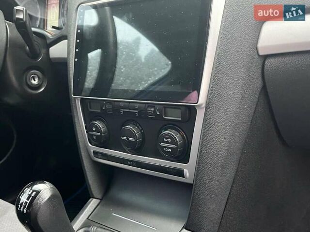 Синий Шкода Октавия, объемом двигателя 2 л и пробегом 342 тыс. км за 7290 $, фото 28 на Automoto.ua