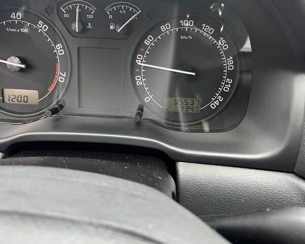 Синий Шкода Октавия, объемом двигателя 1.6 л и пробегом 103 тыс. км за 7800 $, фото 1 на Automoto.ua