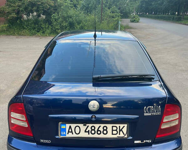Синий Шкода Октавия, объемом двигателя 1.6 л и пробегом 308 тыс. км за 4100 $, фото 5 на Automoto.ua