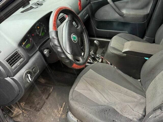 Синий Шкода Октавия, объемом двигателя 1.6 л и пробегом 306 тыс. км за 4200 $, фото 6 на Automoto.ua