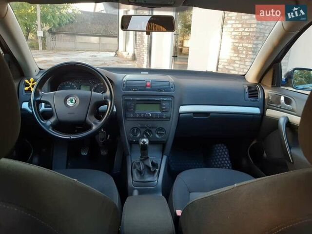 Синій Шкода Октавія, об'ємом двигуна 1.6 л та пробігом 201 тис. км за 6800 $, фото 22 на Automoto.ua