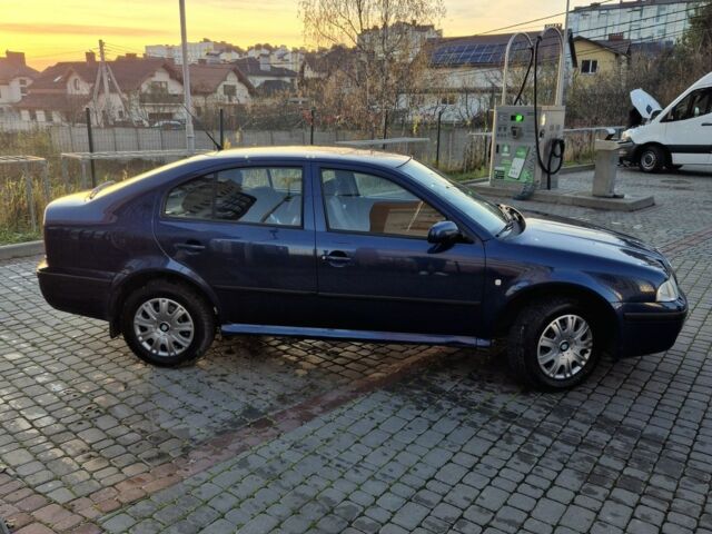 Синий Шкода Октавия, объемом двигателя 1.6 л и пробегом 236 тыс. км за 4500 $, фото 4 на Automoto.ua