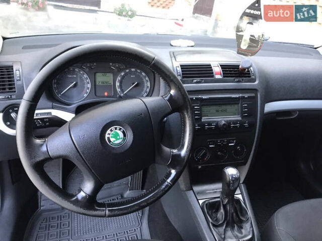 Синий Шкода Октавия, объемом двигателя 1.6 л и пробегом 220 тыс. км за 6800 $, фото 11 на Automoto.ua