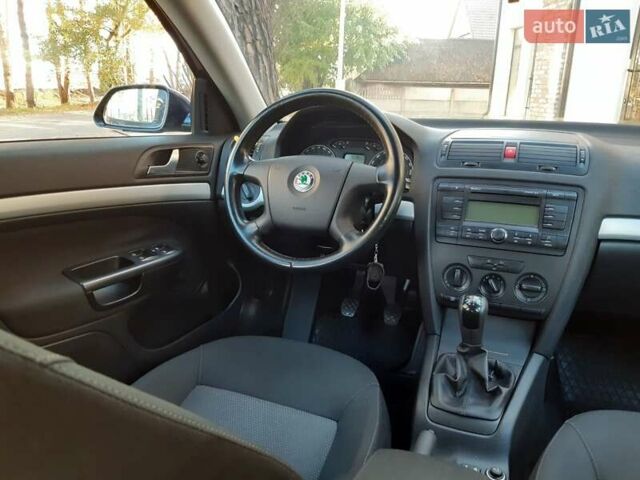 Синій Шкода Октавія, об'ємом двигуна 1.6 л та пробігом 201 тис. км за 6800 $, фото 23 на Automoto.ua