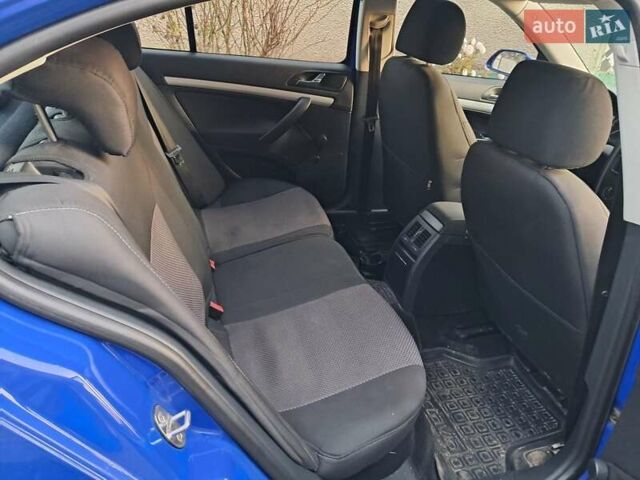 Синій Шкода Октавія, об'ємом двигуна 1.6 л та пробігом 265 тис. км за 7500 $, фото 10 на Automoto.ua