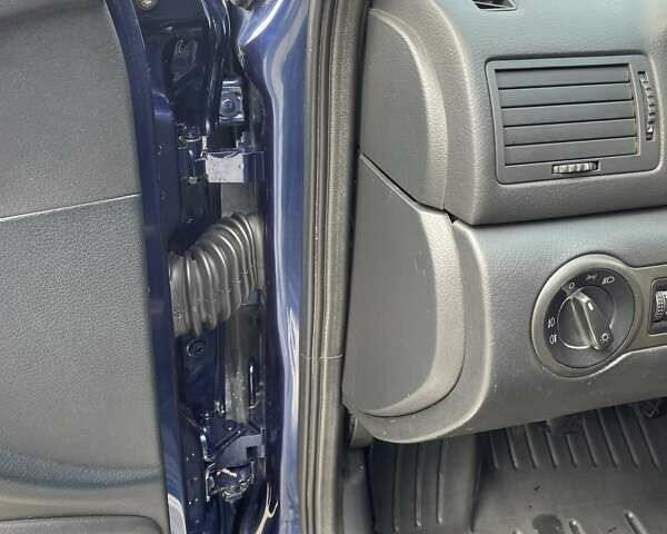 Синий Шкода Октавия, объемом двигателя 1.6 л и пробегом 265 тыс. км за 5500 $, фото 20 на Automoto.ua