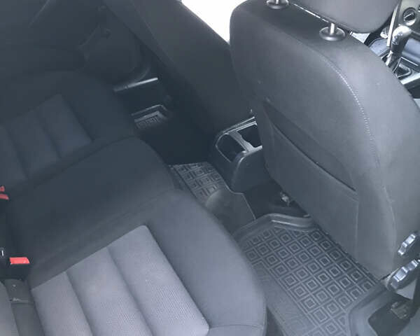 Синий Шкода Октавия, объемом двигателя 1.6 л и пробегом 220 тыс. км за 6800 $, фото 9 на Automoto.ua