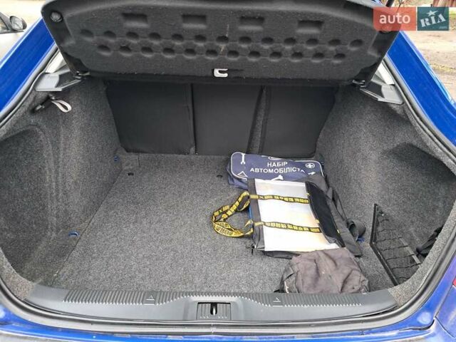 Синій Шкода Октавія, об'ємом двигуна 1.6 л та пробігом 265 тис. км за 7500 $, фото 3 на Automoto.ua
