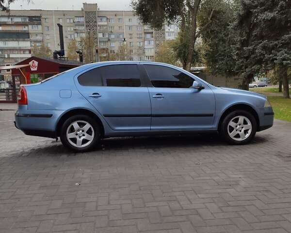 Синий Шкода Октавия, объемом двигателя 1.4 л и пробегом 300 тыс. км за 4500 $, фото 3 на Automoto.ua