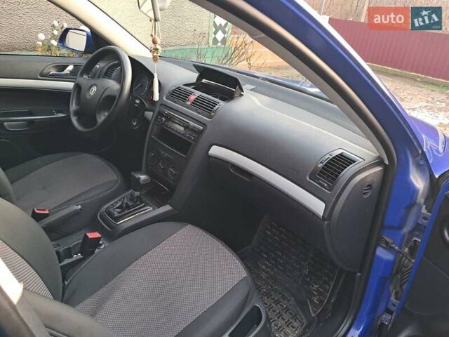 Синій Шкода Октавія, об'ємом двигуна 1.6 л та пробігом 265 тис. км за 7500 $, фото 7 на Automoto.ua
