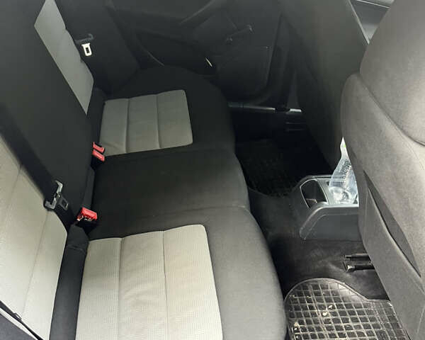 Синий Шкода Октавия, объемом двигателя 1.6 л и пробегом 258 тыс. км за 5200 $, фото 2 на Automoto.ua