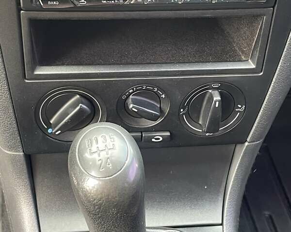 Синий Шкода Октавия, объемом двигателя 1.6 л и пробегом 265 тыс. км за 5500 $, фото 13 на Automoto.ua