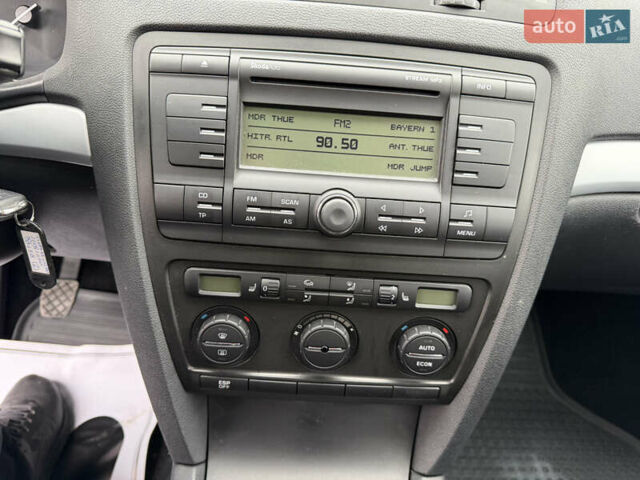 Синій Шкода Октавія, об'ємом двигуна 0 л та пробігом 105 тис. км за 8199 $, фото 29 на Automoto.ua