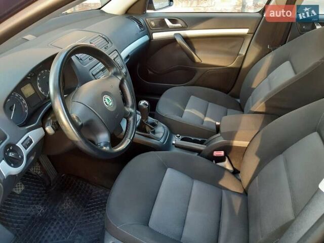 Синій Шкода Октавія, об'ємом двигуна 1.6 л та пробігом 201 тис. км за 6800 $, фото 13 на Automoto.ua