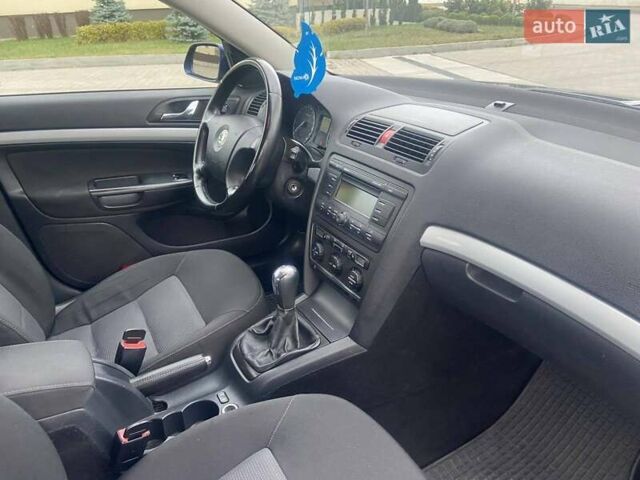 Синий Шкода Октавия, объемом двигателя 1.6 л и пробегом 222 тыс. км за 6450 $, фото 20 на Automoto.ua