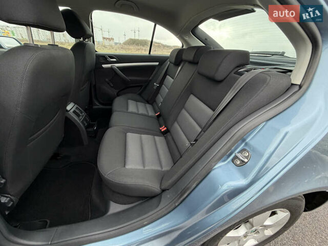 Синій Шкода Октавія, об'ємом двигуна 0 л та пробігом 105 тис. км за 8199 $, фото 70 на Automoto.ua