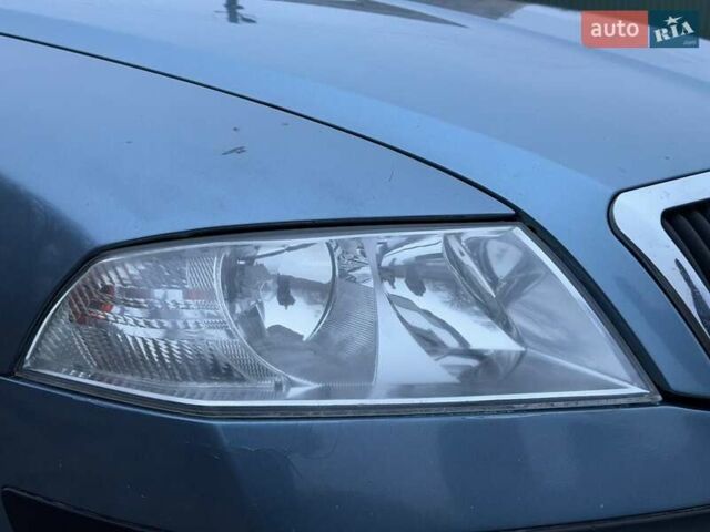 Синий Шкода Октавия, объемом двигателя 1.6 л и пробегом 180 тыс. км за 5850 $, фото 2 на Automoto.ua