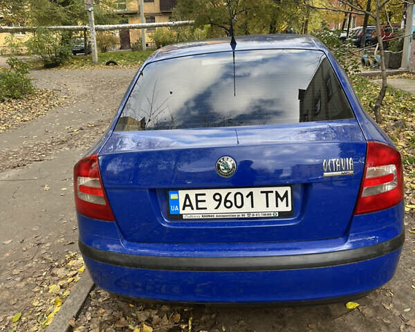 Синий Шкода Октавия, объемом двигателя 1.6 л и пробегом 258 тыс. км за 5200 $, фото 4 на Automoto.ua