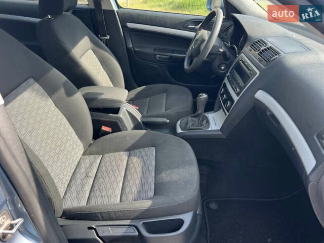 Синий Шкода Октавия, объемом двигателя 1.6 л и пробегом 191 тыс. км за 8000 $, фото 7 на Automoto.ua