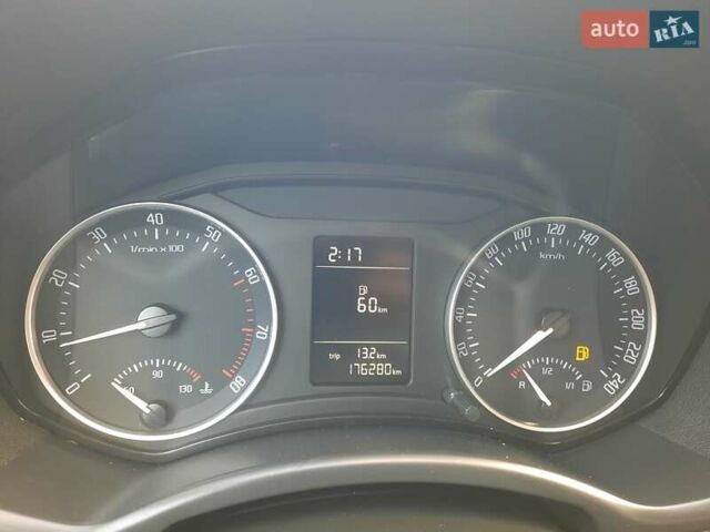 Синий Шкода Октавия, объемом двигателя 1.6 л и пробегом 176 тыс. км за 8350 $, фото 59 на Automoto.ua