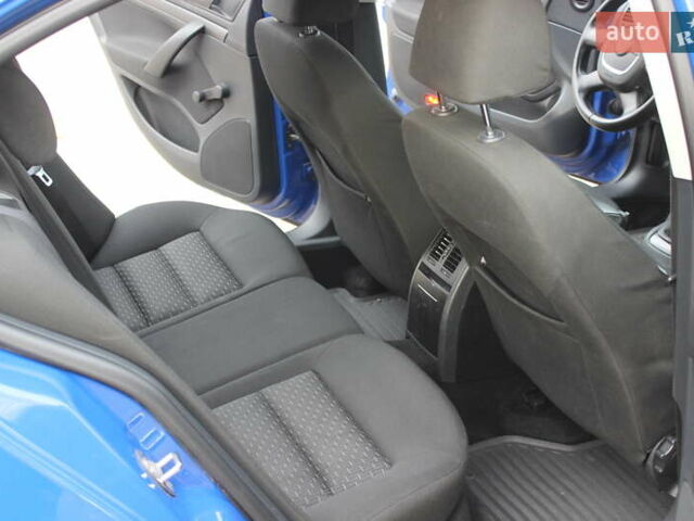 Синий Шкода Октавия, объемом двигателя 1.6 л и пробегом 264 тыс. км за 6800 $, фото 11 на Automoto.ua