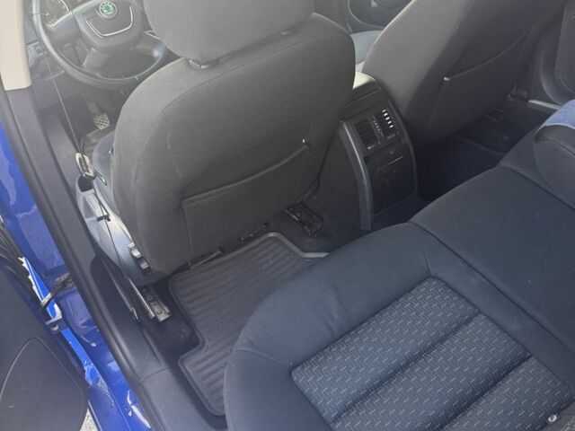 Синій Шкода Октавія, об'ємом двигуна 1.6 л та пробігом 264 тис. км за 6500 $, фото 12 на Automoto.ua