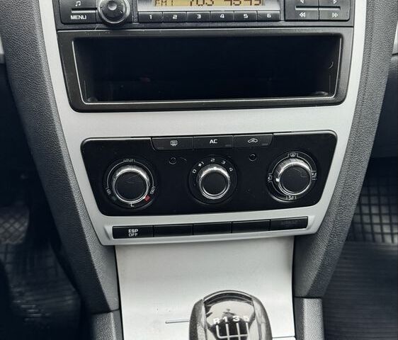 Синий Шкода Октавия, объемом двигателя 1.4 л и пробегом 160 тыс. км за 7400 $, фото 14 на Automoto.ua