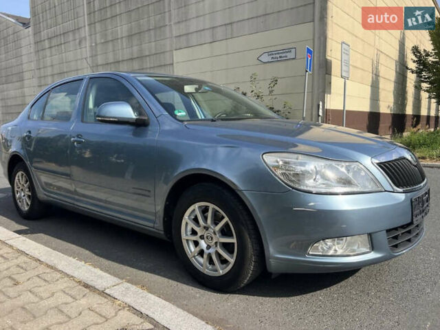 Синий Шкода Октавия, объемом двигателя 1.6 л и пробегом 191 тыс. км за 8000 $, фото 3 на Automoto.ua