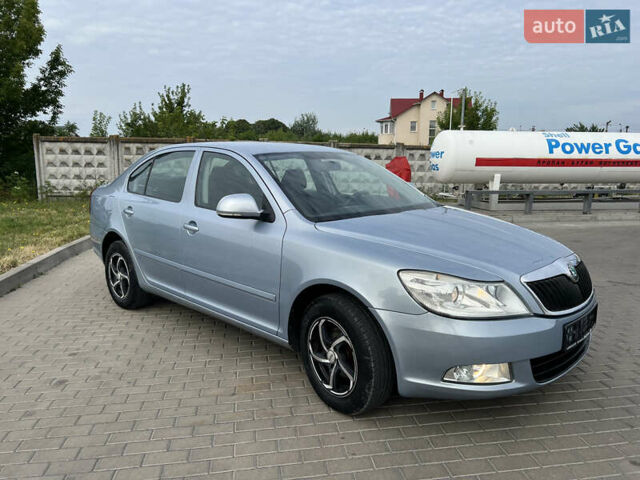 Синий Шкода Октавия, объемом двигателя 1.6 л и пробегом 248 тыс. км за 7999 $, фото 2 на Automoto.ua