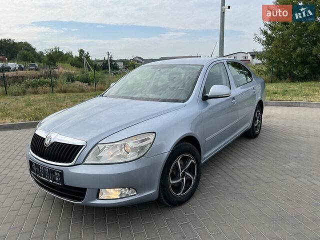 Синий Шкода Октавия, объемом двигателя 1.6 л и пробегом 248 тыс. км за 7999 $, фото 1 на Automoto.ua