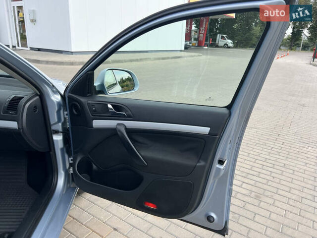 Синий Шкода Октавия, объемом двигателя 1.6 л и пробегом 248 тыс. км за 7999 $, фото 17 на Automoto.ua