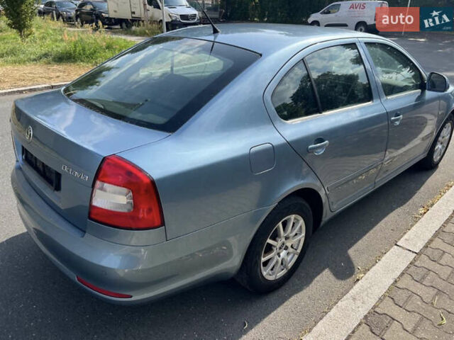 Синий Шкода Октавия, объемом двигателя 1.6 л и пробегом 191 тыс. км за 8000 $, фото 4 на Automoto.ua
